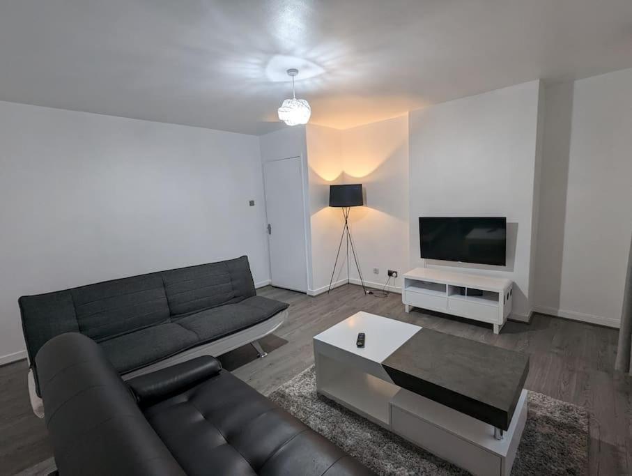 3 Bedroom Apartment Sleeps 8 EDI Eksteriør bilde