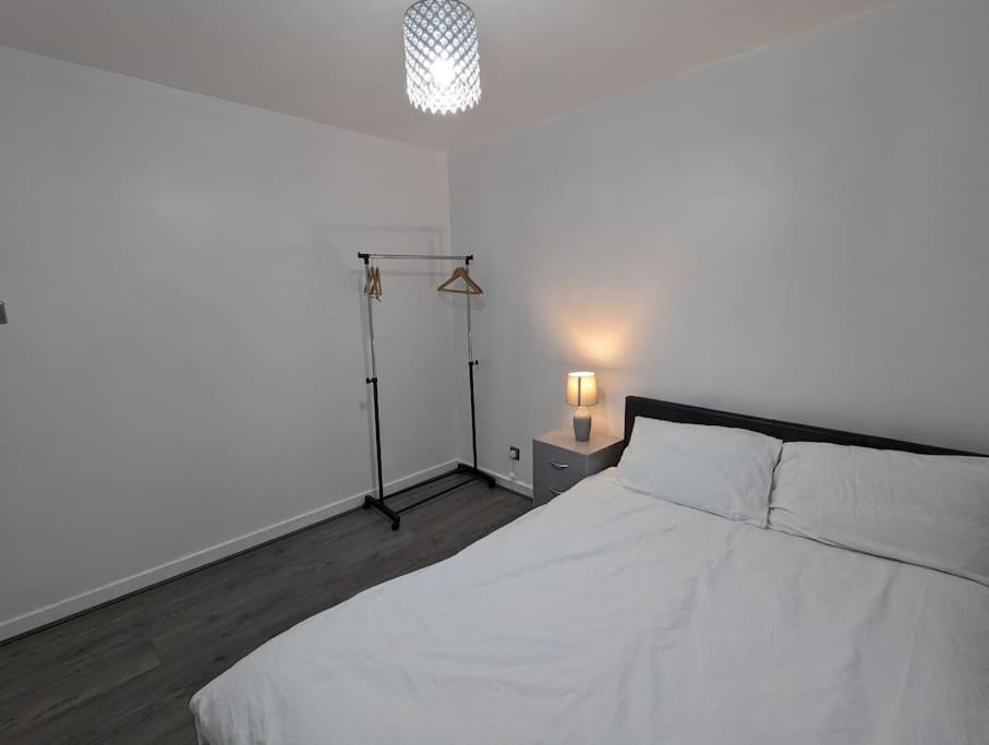 3 Bedroom Apartment Sleeps 8 EDI Eksteriør bilde